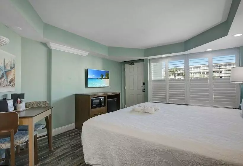 Hotel Boardwalk Inn And Suites