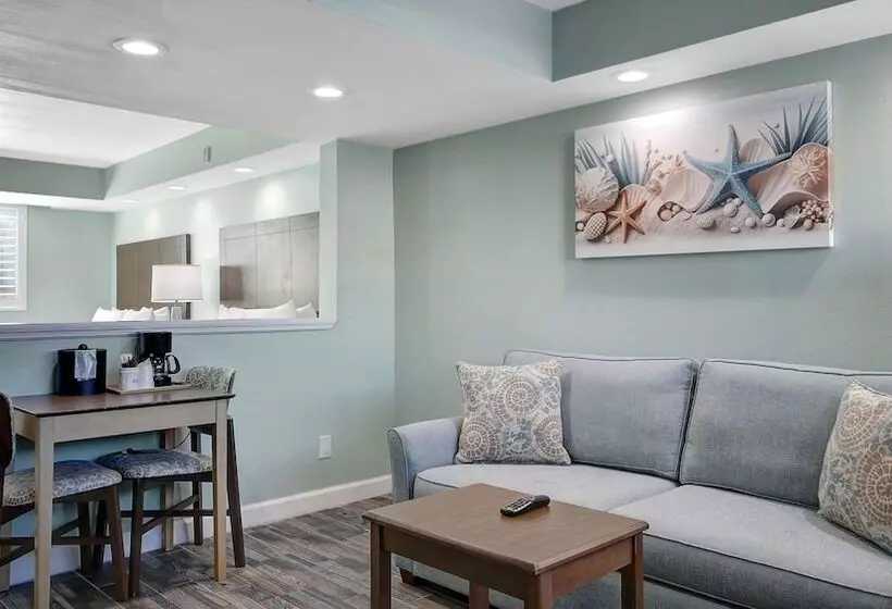 Hotel Boardwalk Inn And Suites