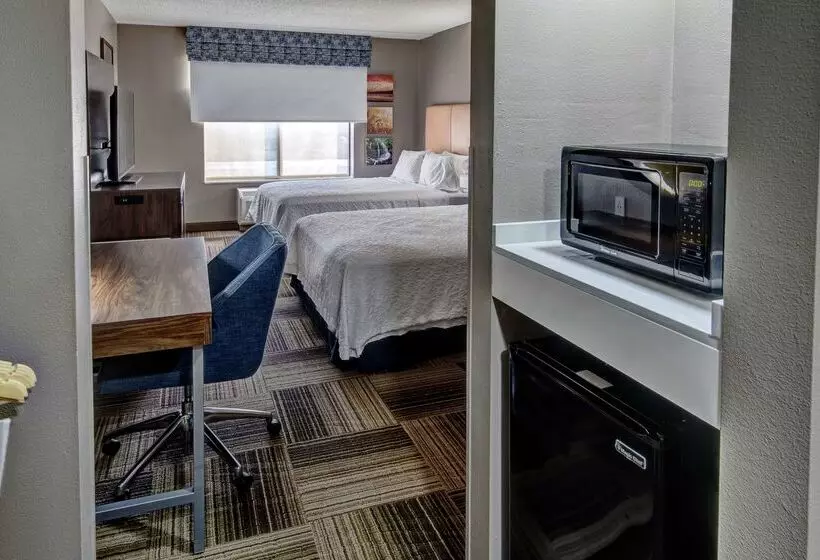 هتل Hampton Inn Latrobe