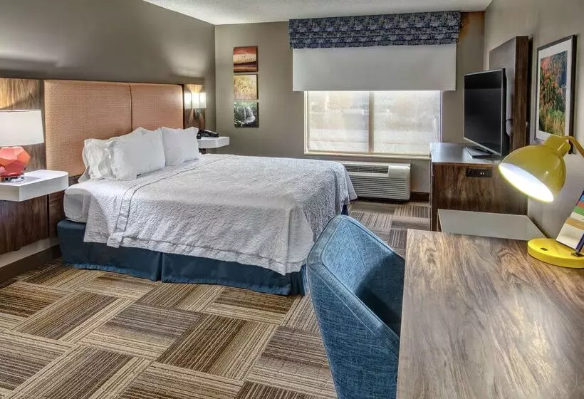 هتل Hampton Inn Latrobe