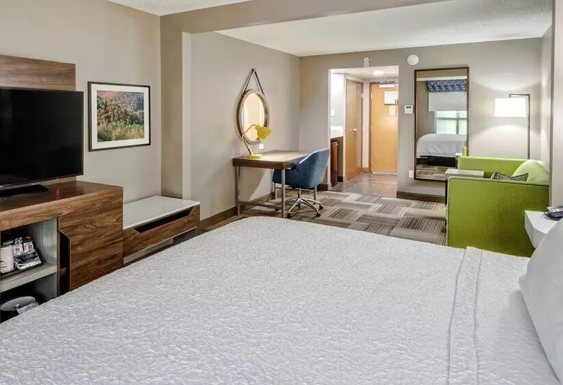 هتل Hampton Inn Latrobe