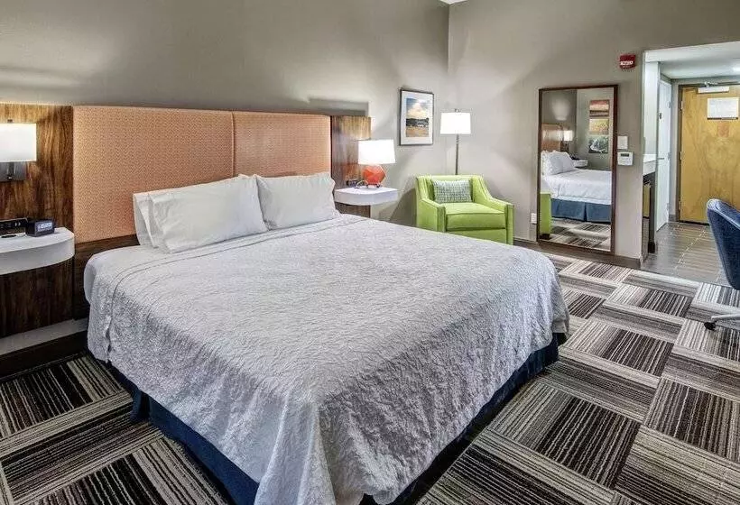 هتل Hampton Inn Latrobe