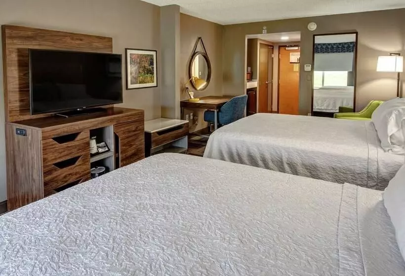 هتل Hampton Inn Latrobe