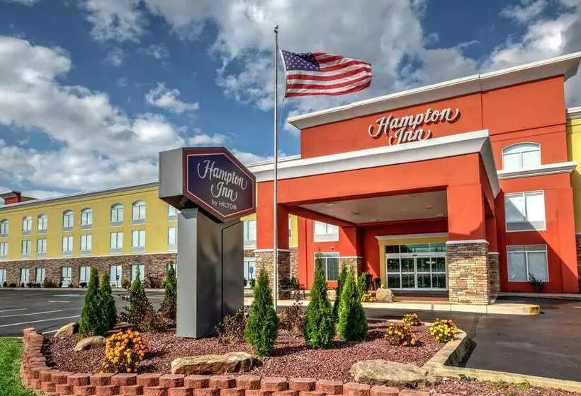 هتل Hampton Inn Latrobe