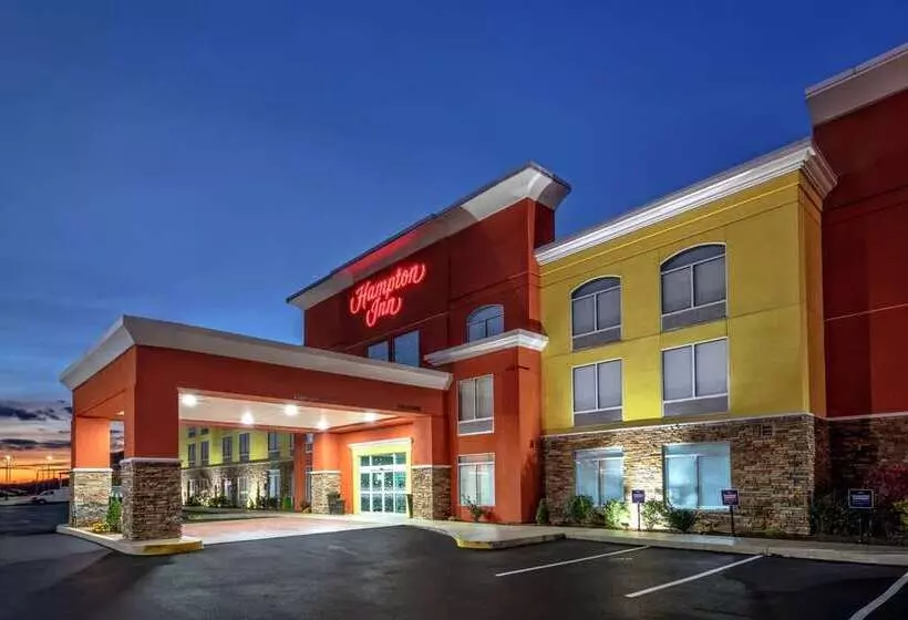 هتل Hampton Inn Latrobe