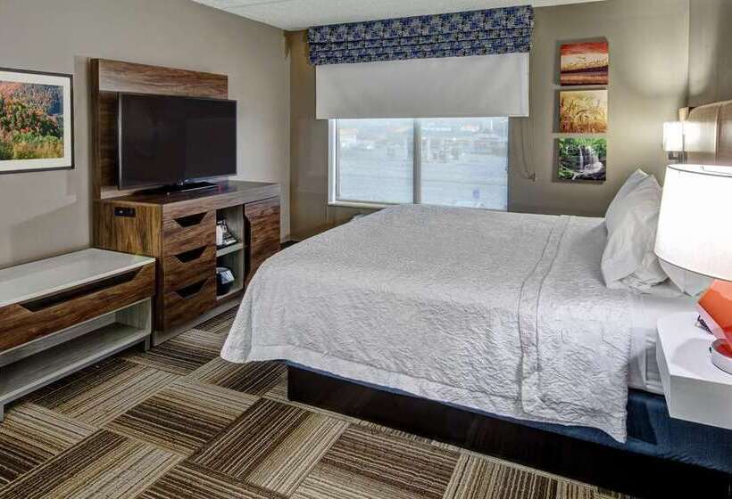 호텔 Hampton Inn Latrobe