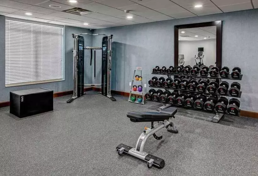 هتل Hampton Inn Latrobe