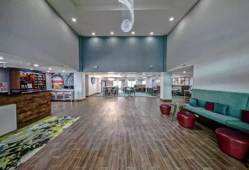 هتل Hampton Inn Latrobe