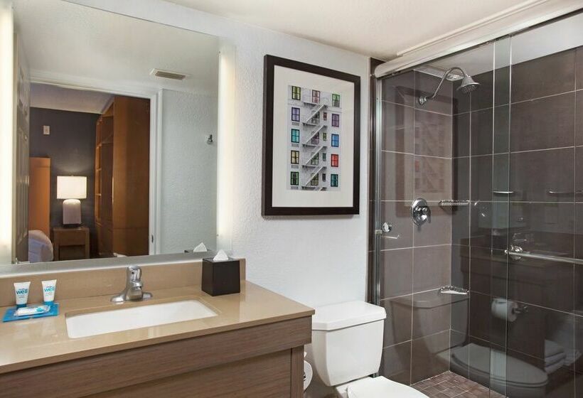 هتل Austin Arboretum