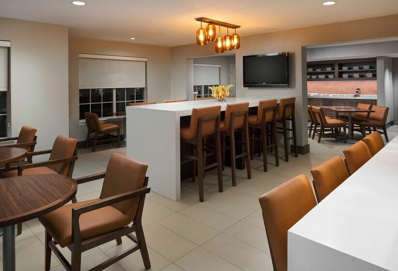 هتل Austin Arboretum