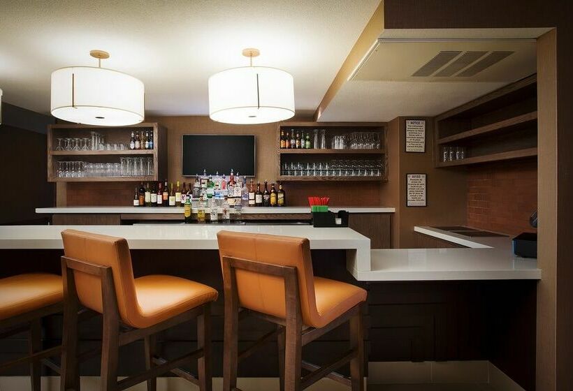 هتل Austin Arboretum