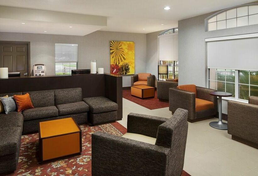 هتل Austin Arboretum