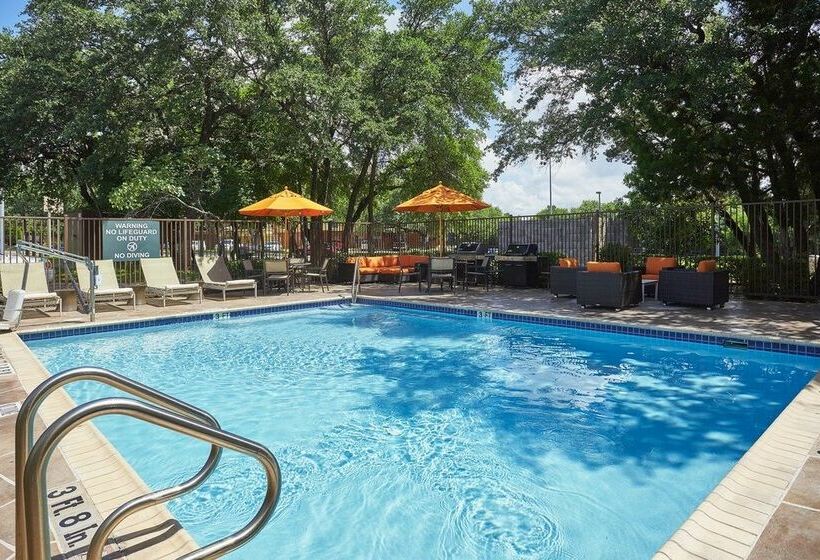 هتل Austin Arboretum