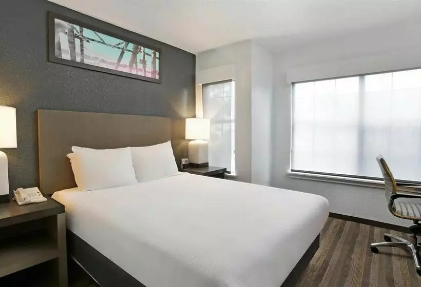 Hotel Austin Arboretum