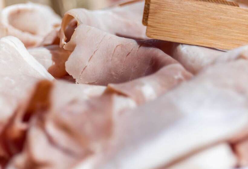 هتل Ibis La Ciotat