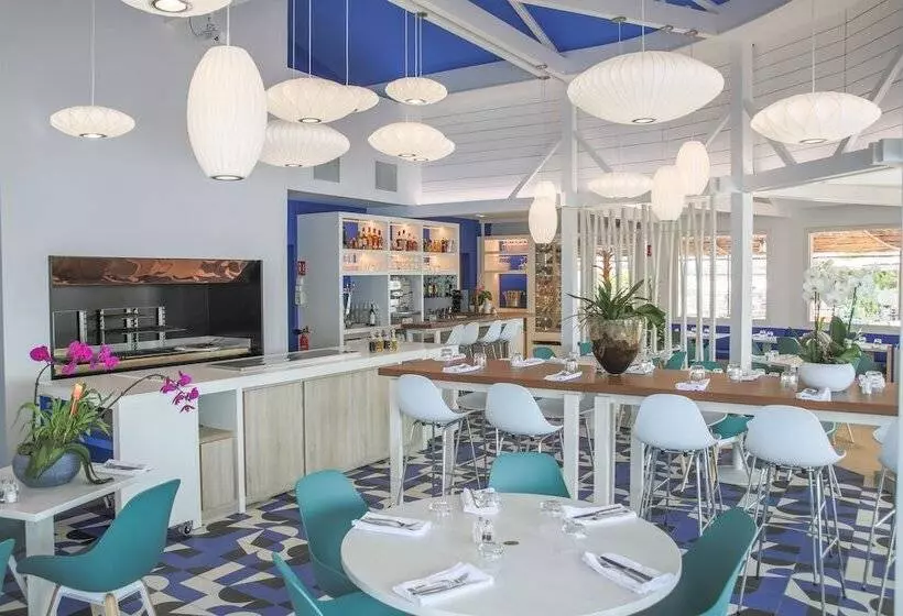 Отель Ibis La Ciotat