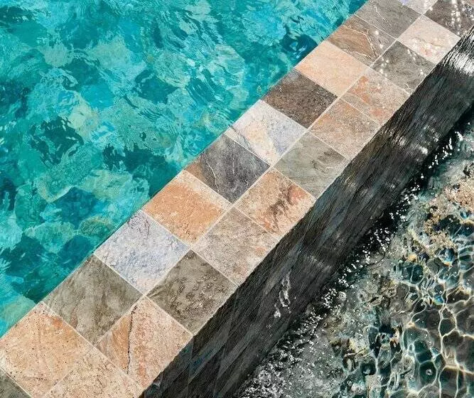 Отель Ibis La Ciotat