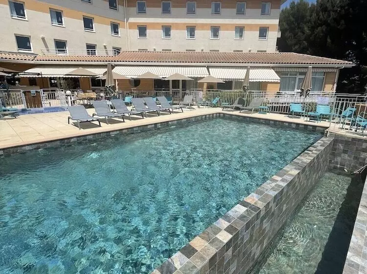 Отель Ibis La Ciotat