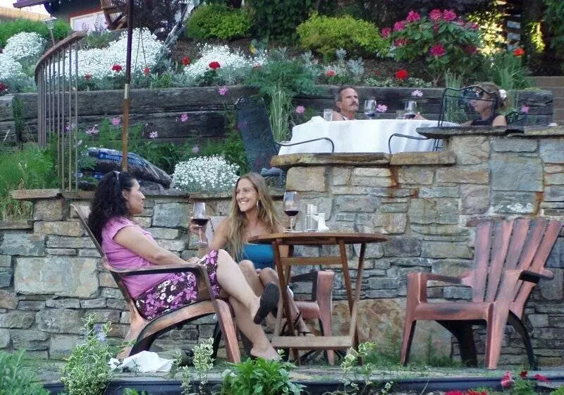 Отель Inn at Sand Creek