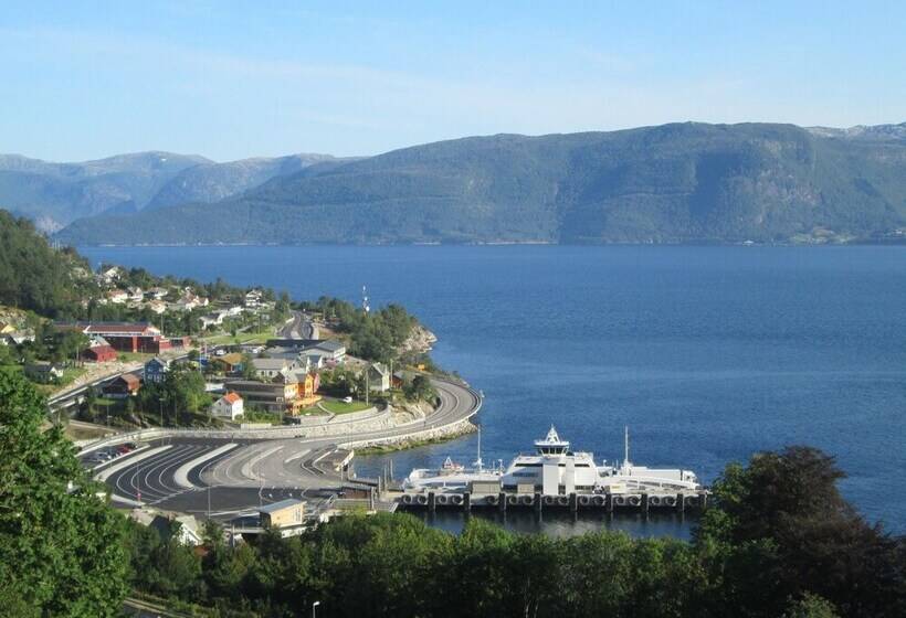Lavik Fjord Hotel & Apartments