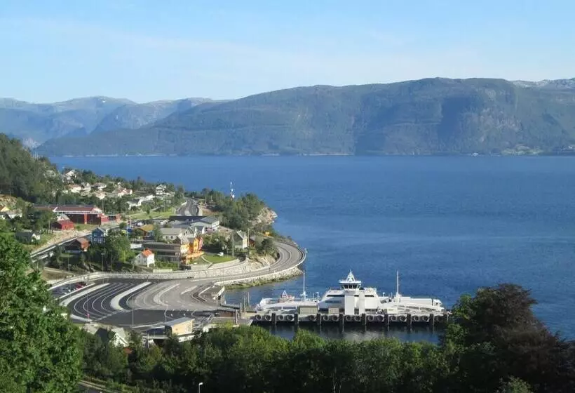 Lavik Fjord Hotel & Apartments