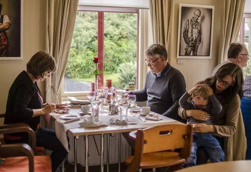 Lavik Fjord Hotel & Apartments