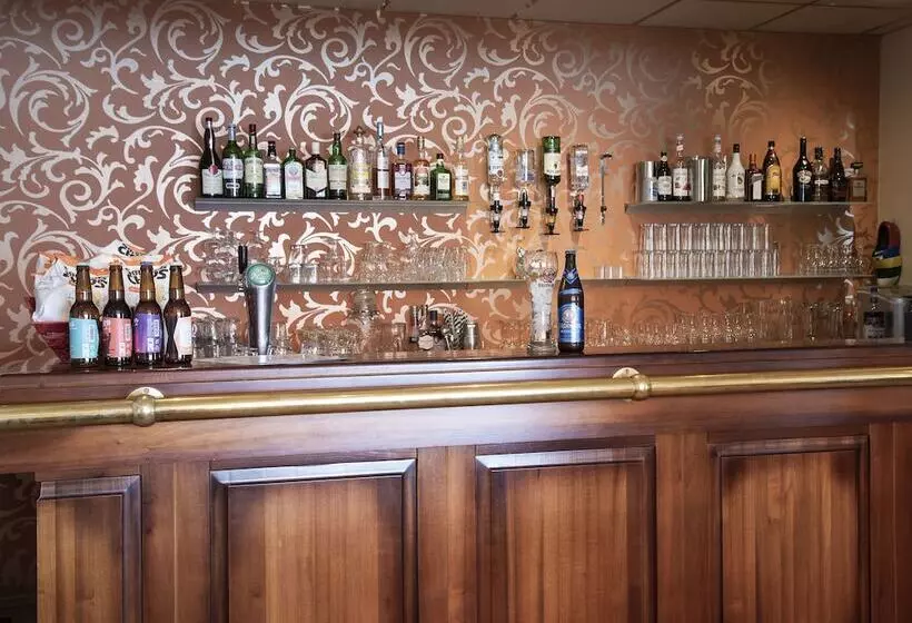 Lavik Fjord Hotel & Apartments