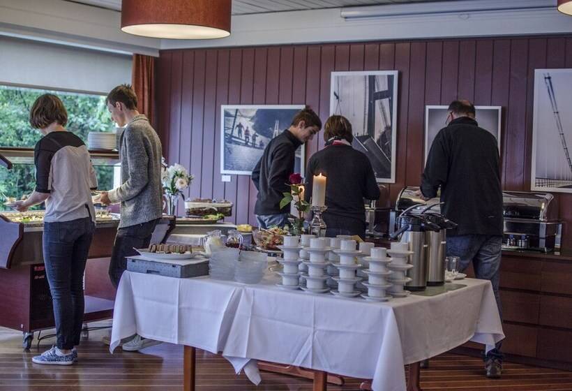 Lavik Fjord Hotel & Apartments