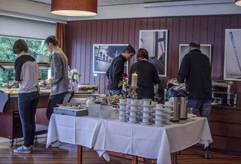 Lavik Fjord Hotel & Apartments