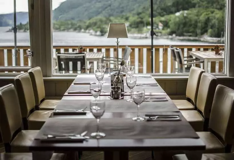 Lavik Fjord Hotel & Apartments