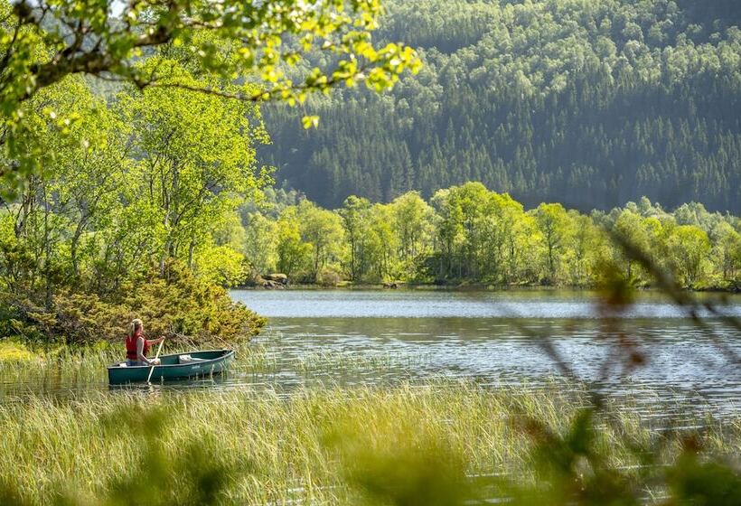 Lavik Fjord Hotel & Apartments