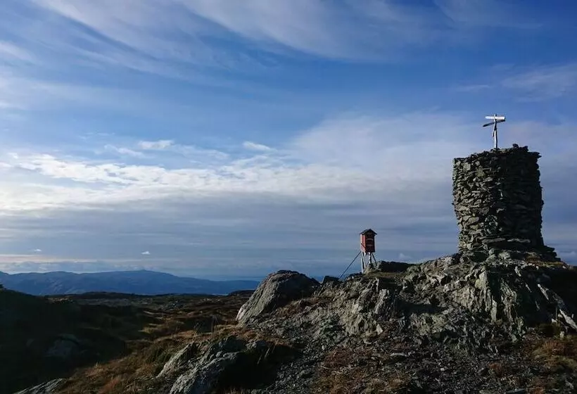 Lavik Fjord Hotel & Apartments
