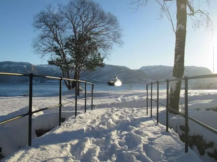 Lavik Fjord Hotel & Apartments