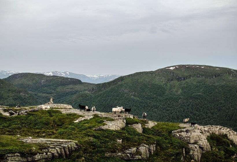 Lavik Fjord Hotel & Apartments