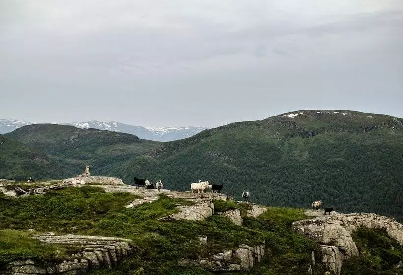Lavik Fjord Hotel & Apartments