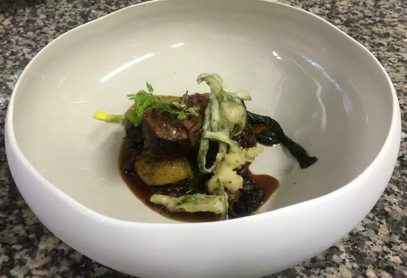 ホテル Hôtel Restaurant La Cardinale