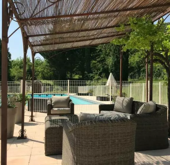 ホテル Hôtel Restaurant La Cardinale