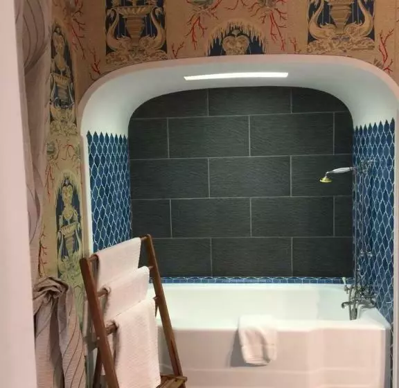 ホテル Hôtel Restaurant La Cardinale