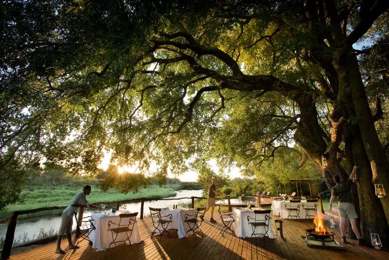 Отель Lion Sands  Tinga Lodge