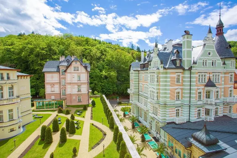 בית מלון כפרי Savoy Westend