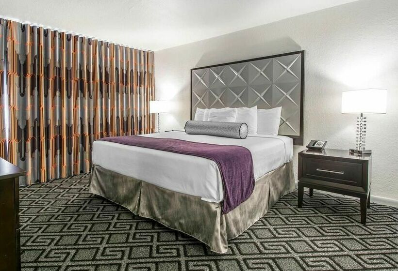 Hotel Solara Surfside Resort