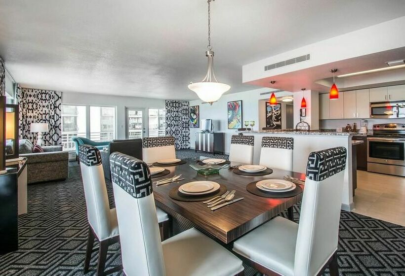 Hotel Solara Surfside Resort