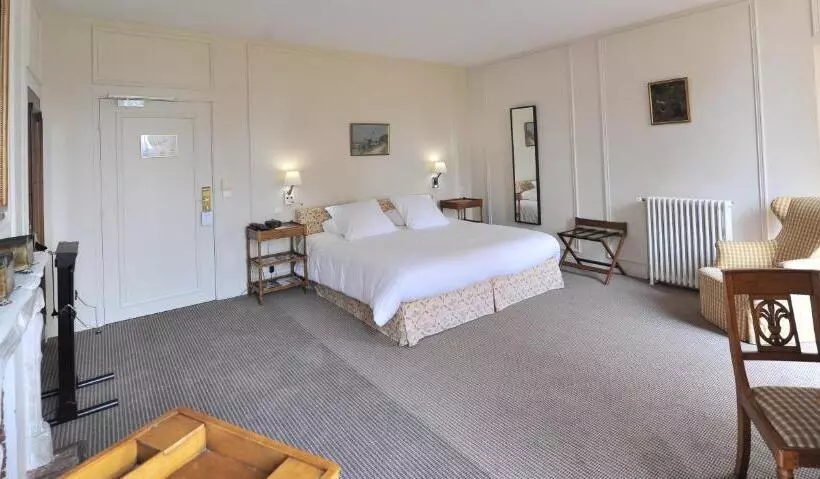 هتل Hôtel Villa Navarre