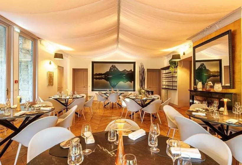 هتل Hôtel Villa Navarre