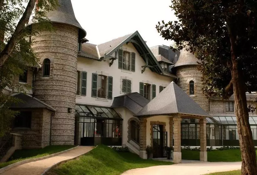 هتل Hôtel Villa Navarre