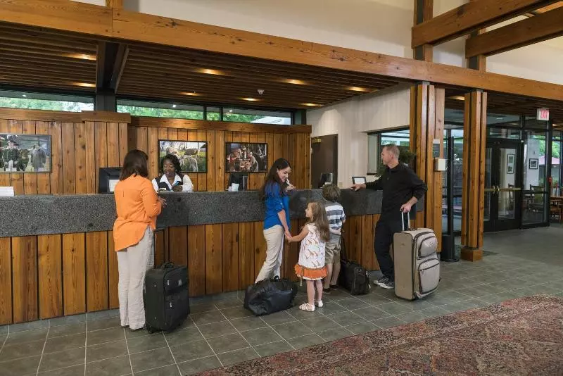 Williamsburg Woodlands Hotel & Suites, An Official Colonial Williamsburg