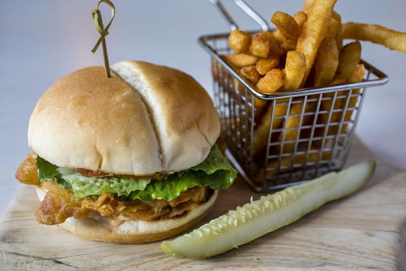 Williamsburg Woodlands Hotel & Suites, An Official Colonial Williamsburg