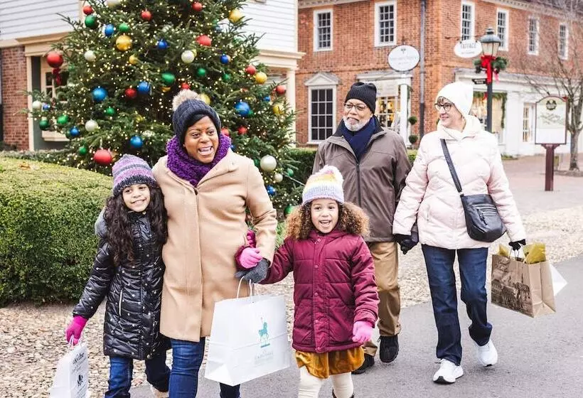 Williamsburg Woodlands Hotel & Suites, An Official Colonial Williamsburg