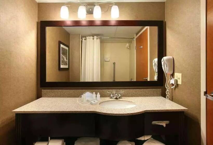 هتل Wingate By Wyndham Garner/raleigh South