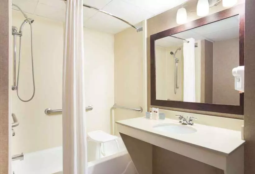 هتل Wingate By Wyndham Garner/raleigh South